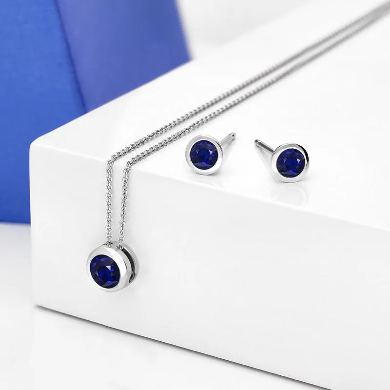18ct White Gold 0.58ct Sapphire Martini Slider Necklace