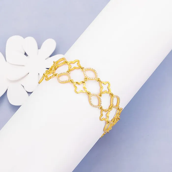 Anushka Sharma Golden Charming Bracelet Giva