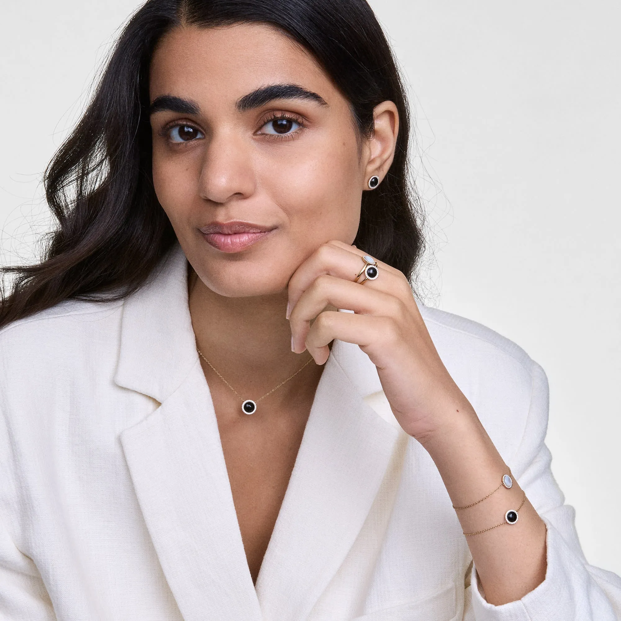 Audrey Earrings Black Agathe Gold Daniel Wellington
