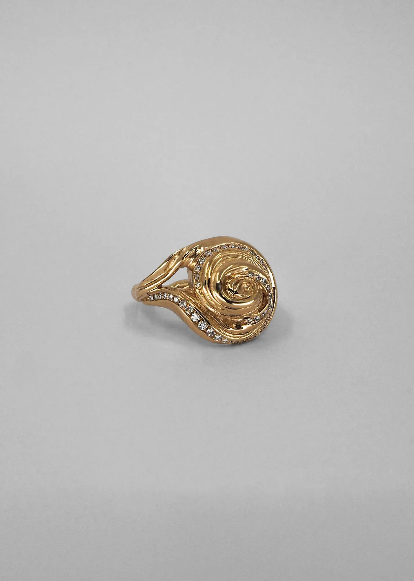 Cochlea Grande 14K Gold Ring w. Pavé Diamonds
