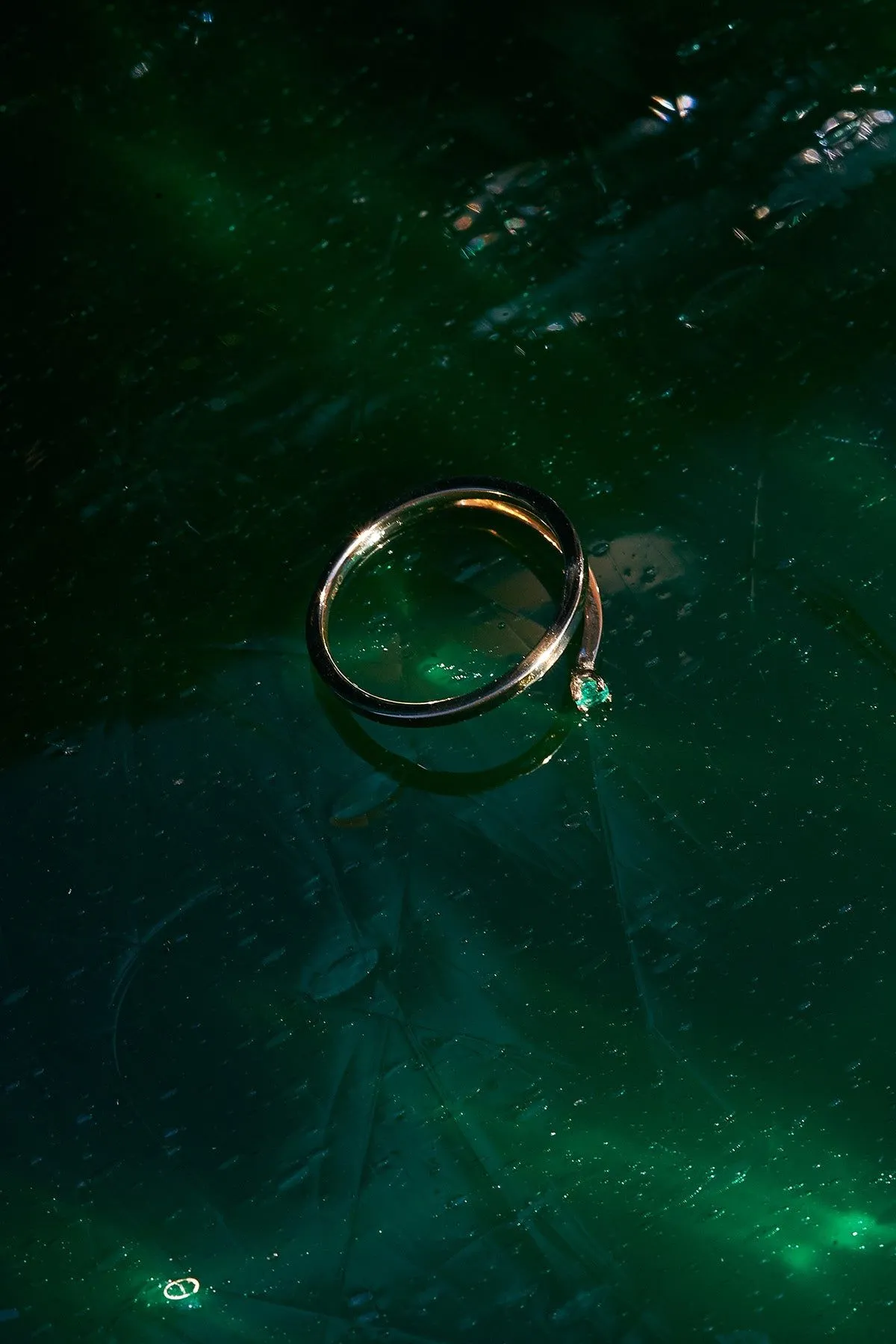 Emerald Spiral Ring 0.05