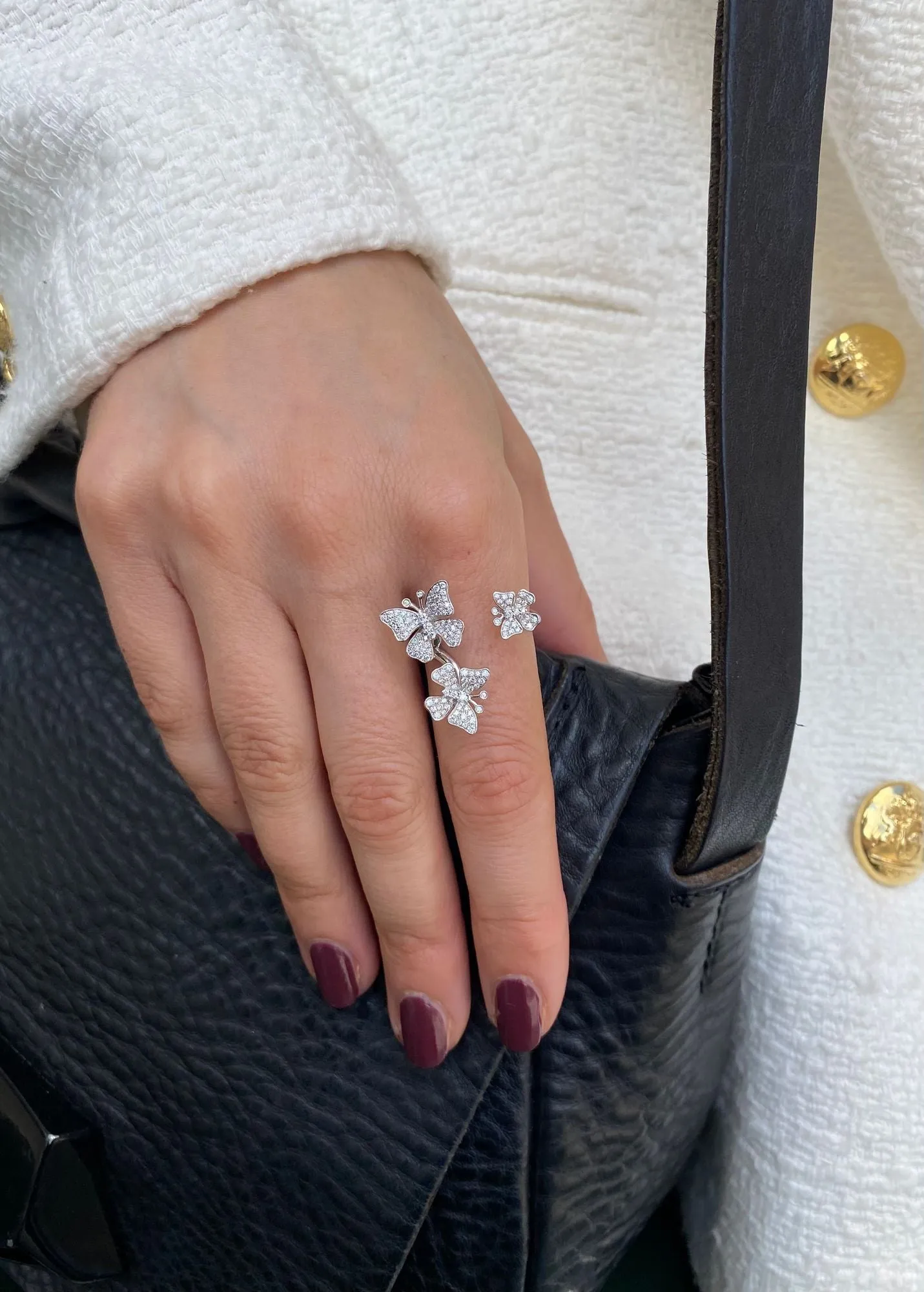 Fairytale Dancing Butterfly 18K Gold, Rosegold or Whitegold Ring w. Diamonds