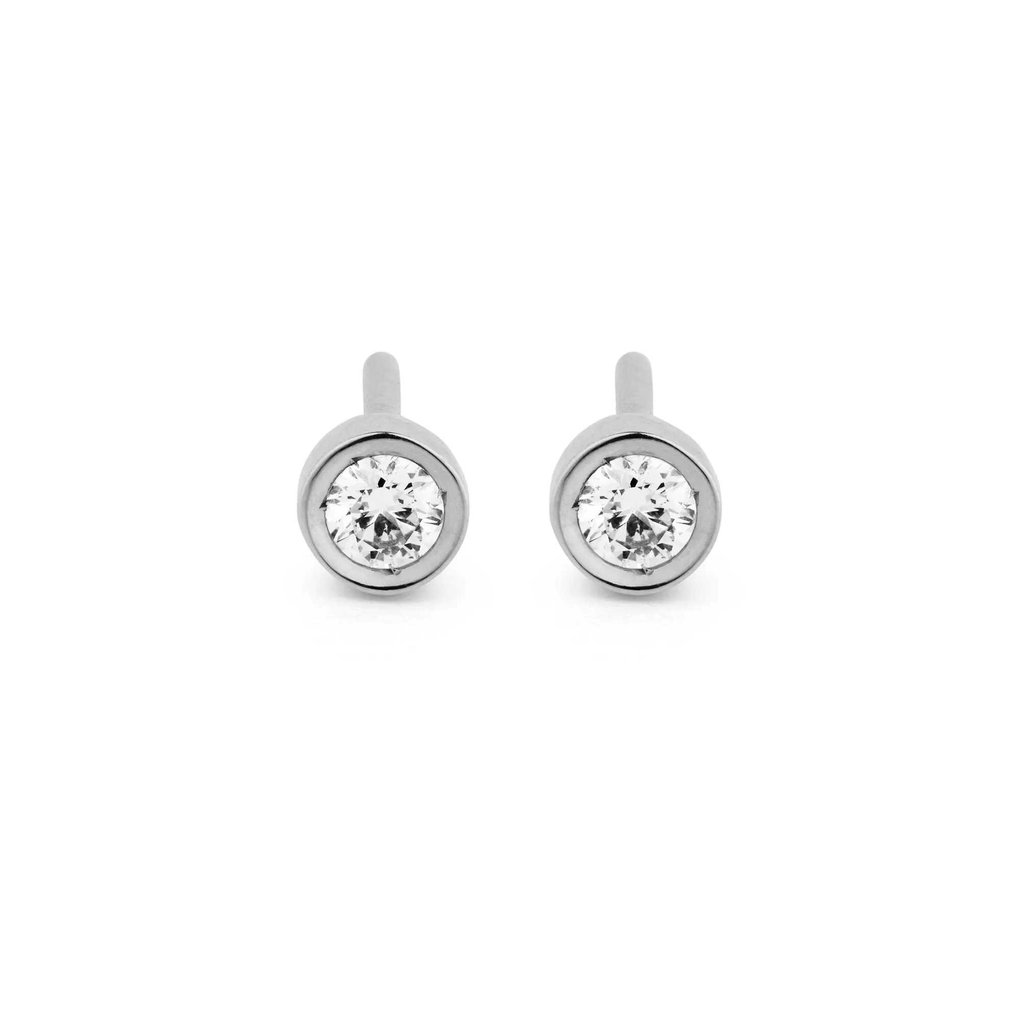 Flash 18K Whitegold Earrings w. Diamonds