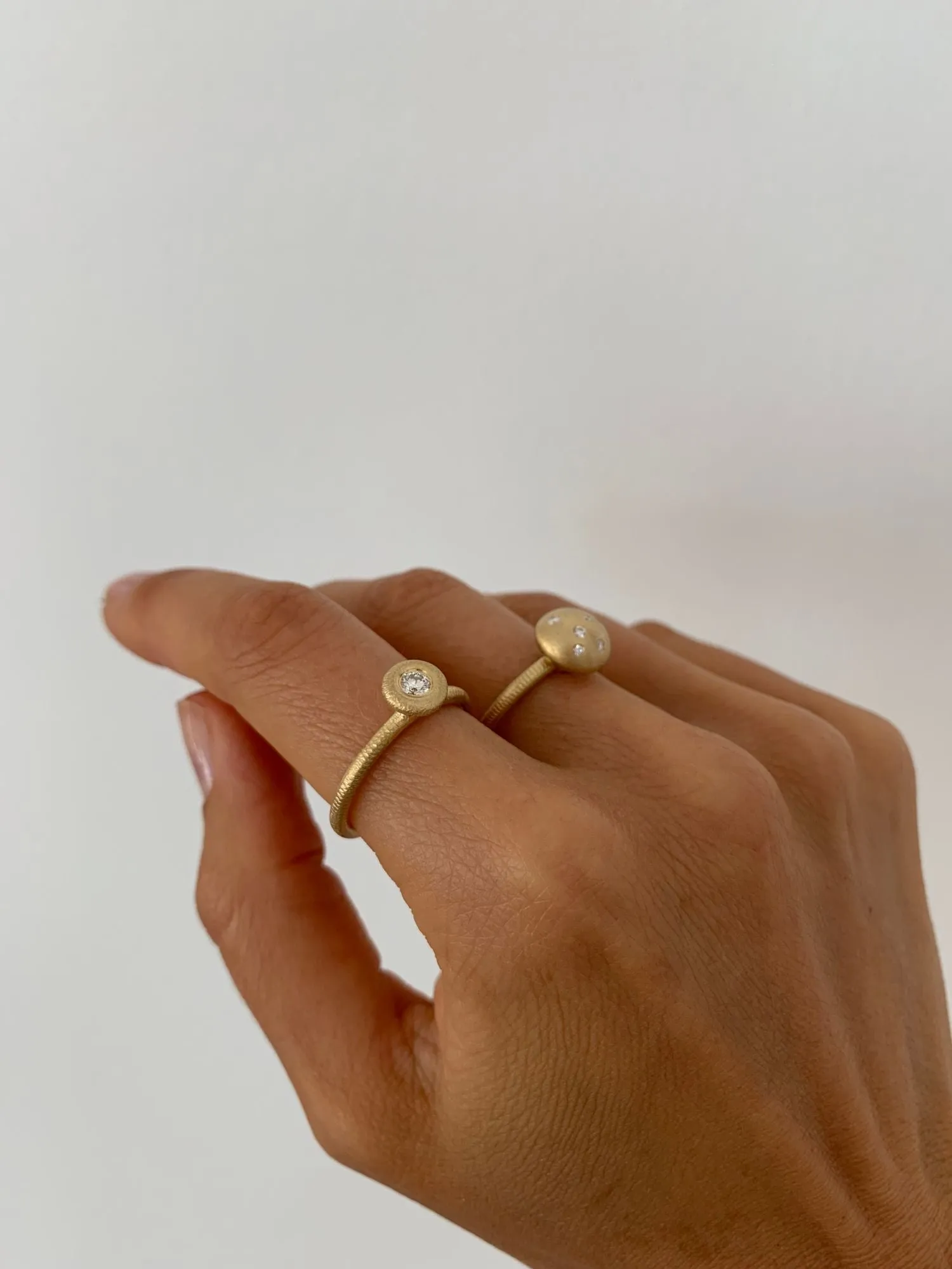 Glory 18K Gold Ring w. Diamond