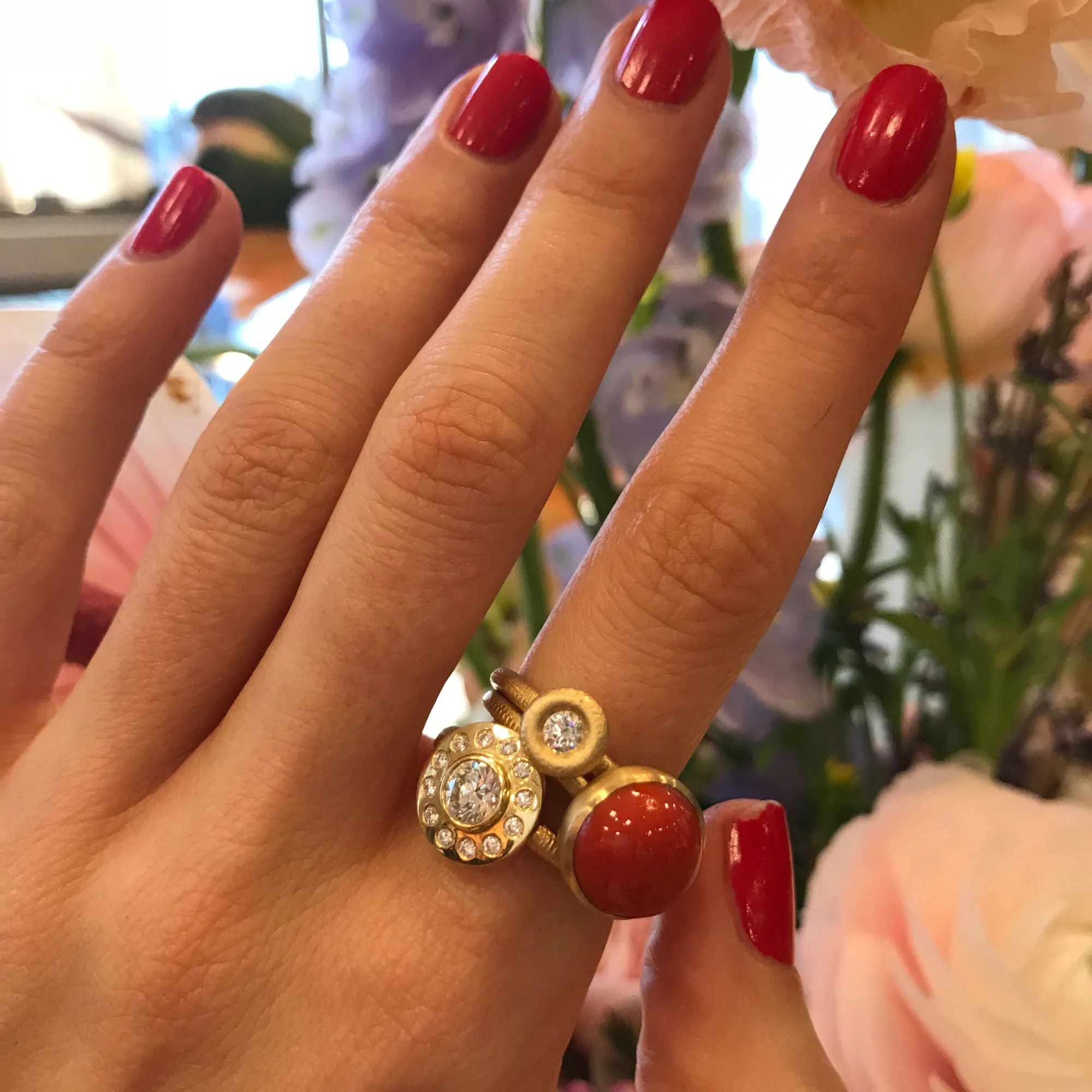 Glory 18K Gold Ring w. Diamond