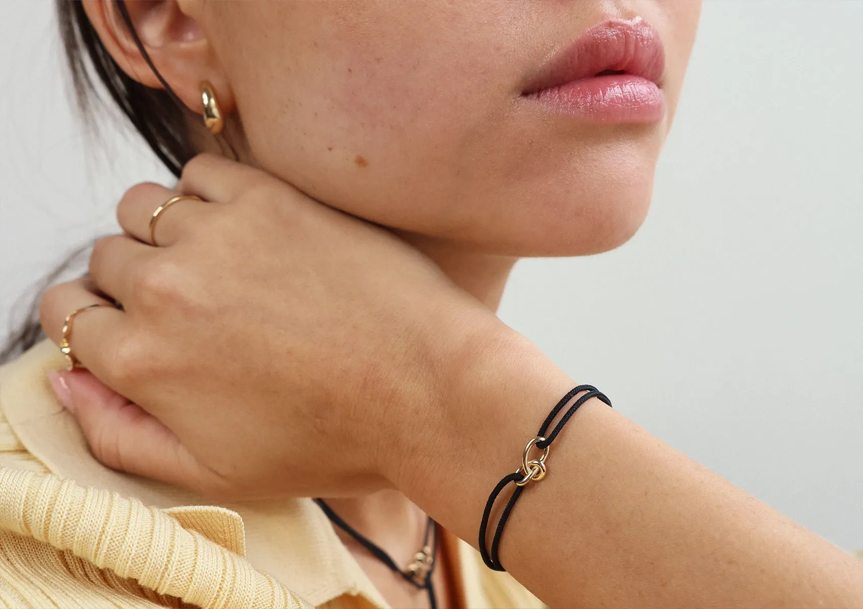 Gold Knot 14K Whitegold Cord Bracelet