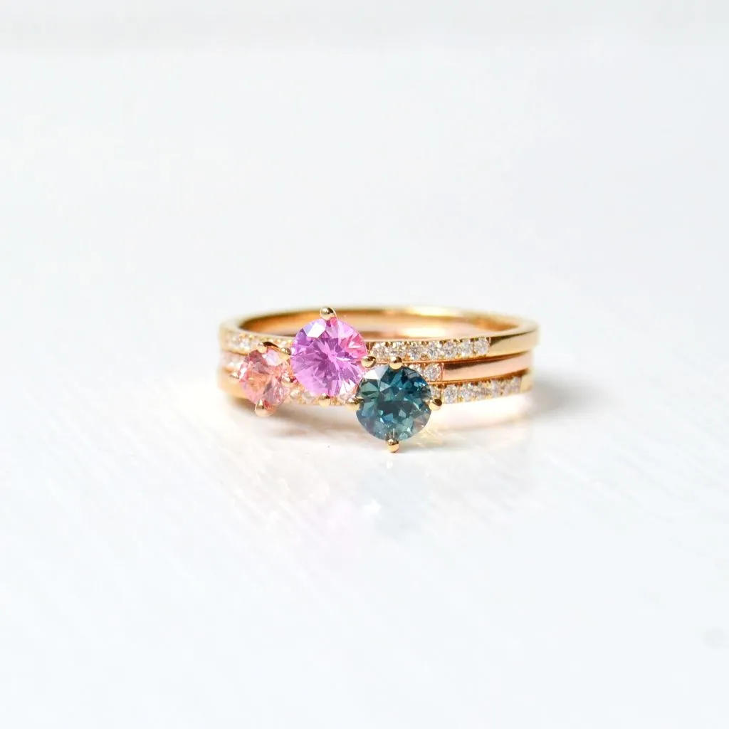 Hima Kola 18K Gold Ring w. Sapphire & Diamonds