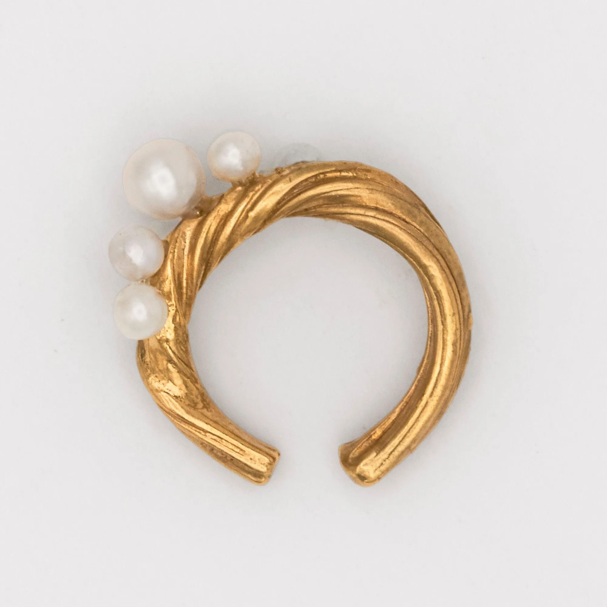 Inga Gold Plated Ear Cuff w. Freshwater Pearls