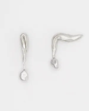 IPE  Silver Earrings w. Natural Keshi Pearls