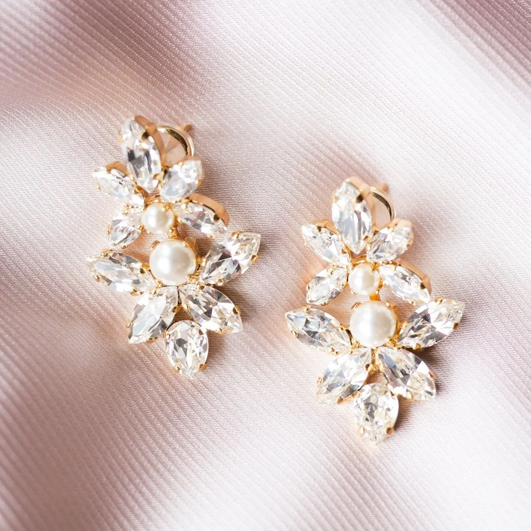 Love Me Forever Earring / Pearl   Crystal Caroline Svedbom