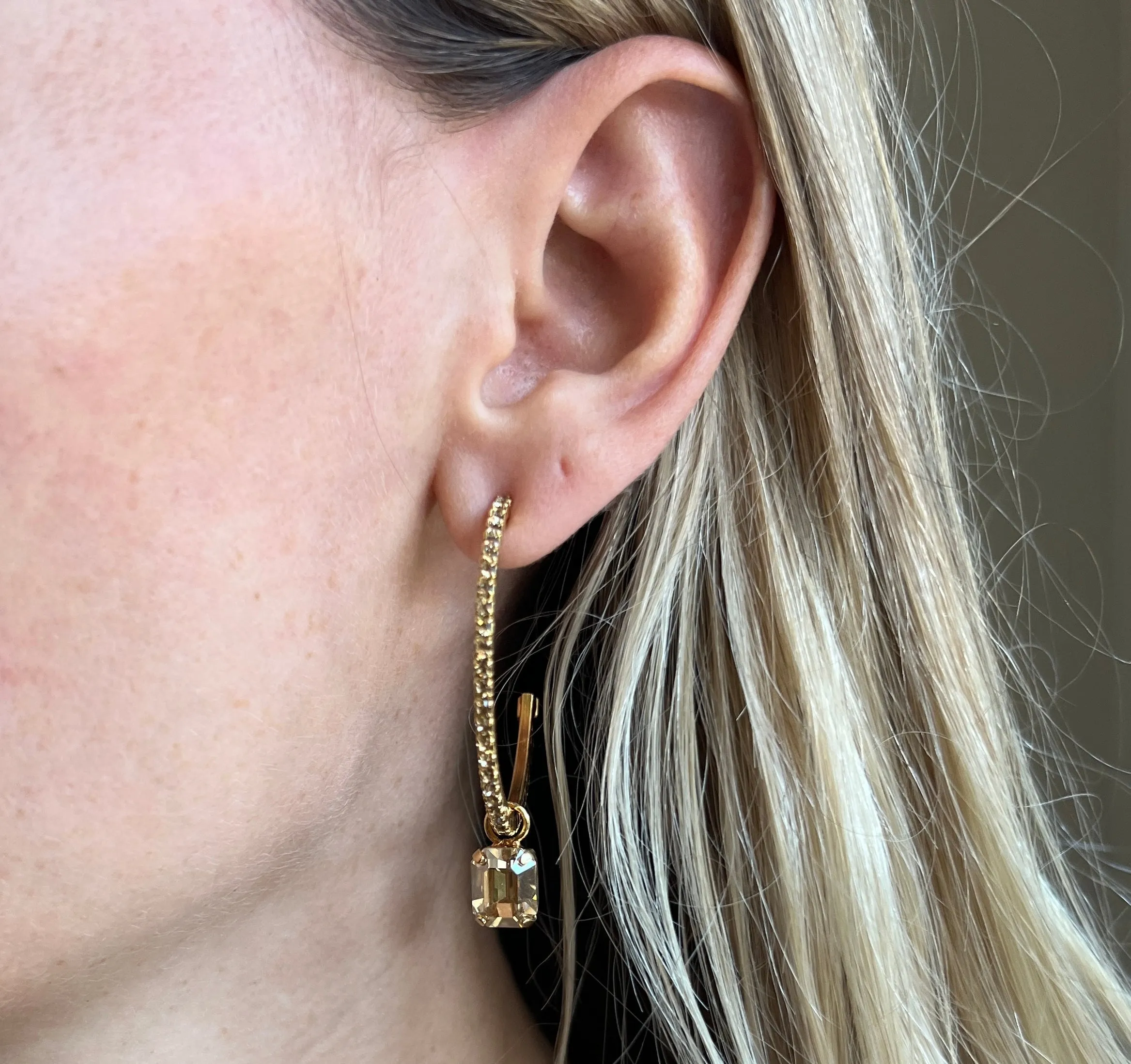 Lydia Loop Earrings / Golden Shadow Caroline Svedbom