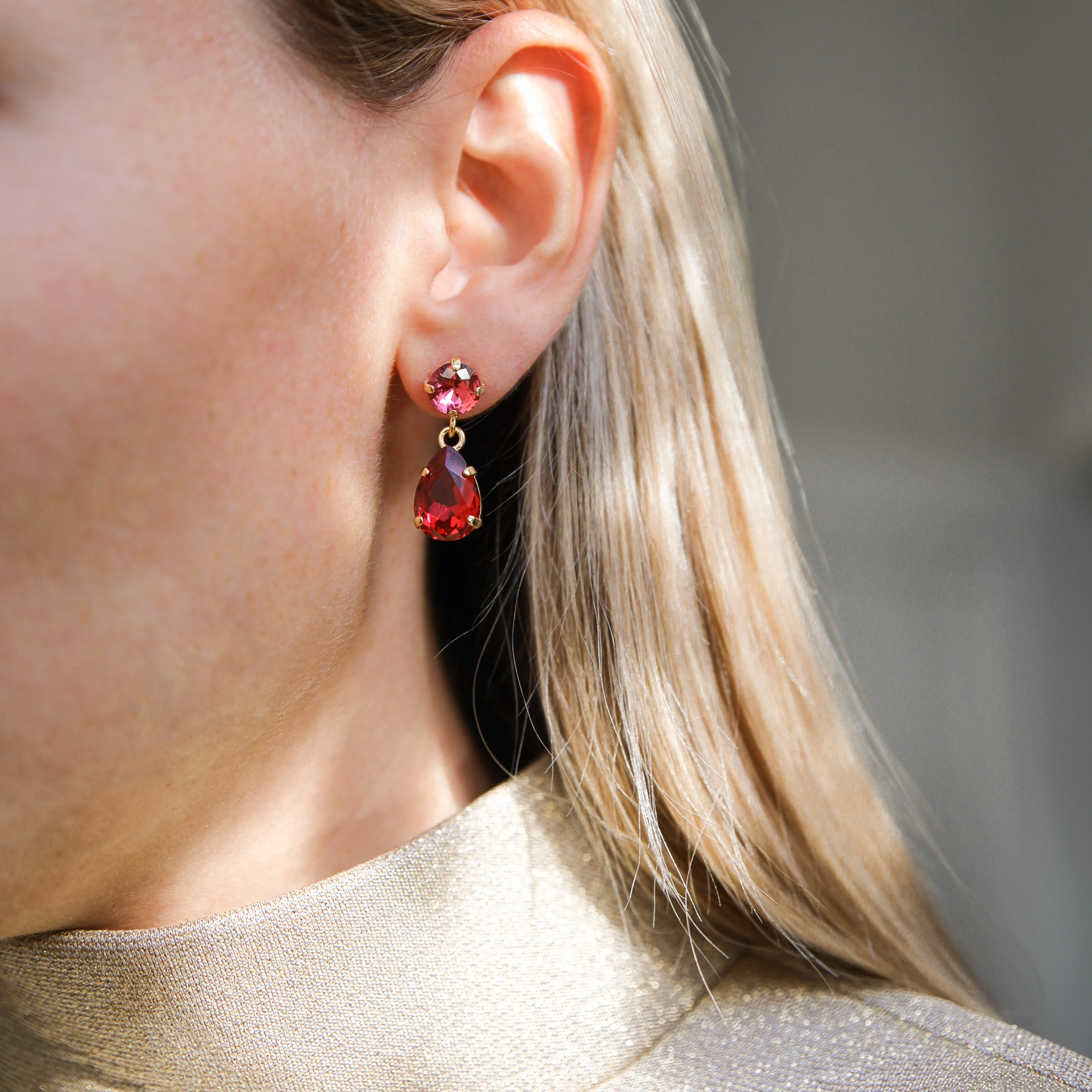 Mini Drop Earrings / Mulberry Red Caroline Svedbom