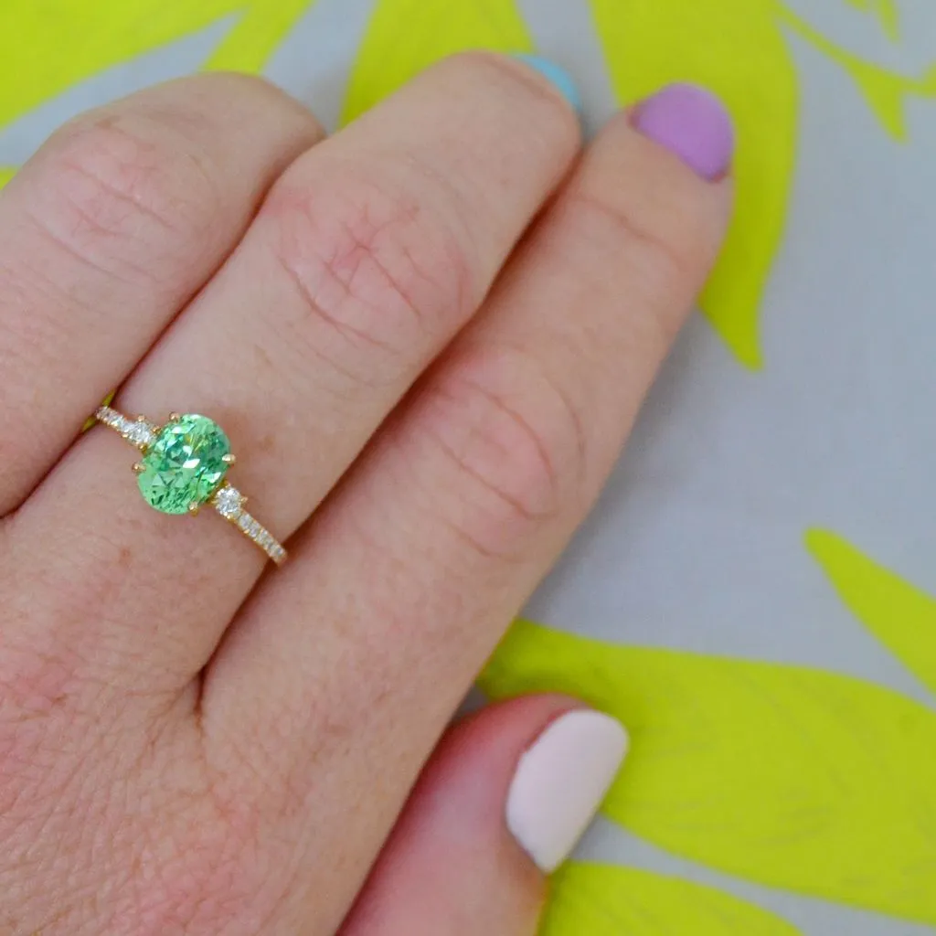 Minti 18K Gold Ring w. Tsavorite & Diamonds