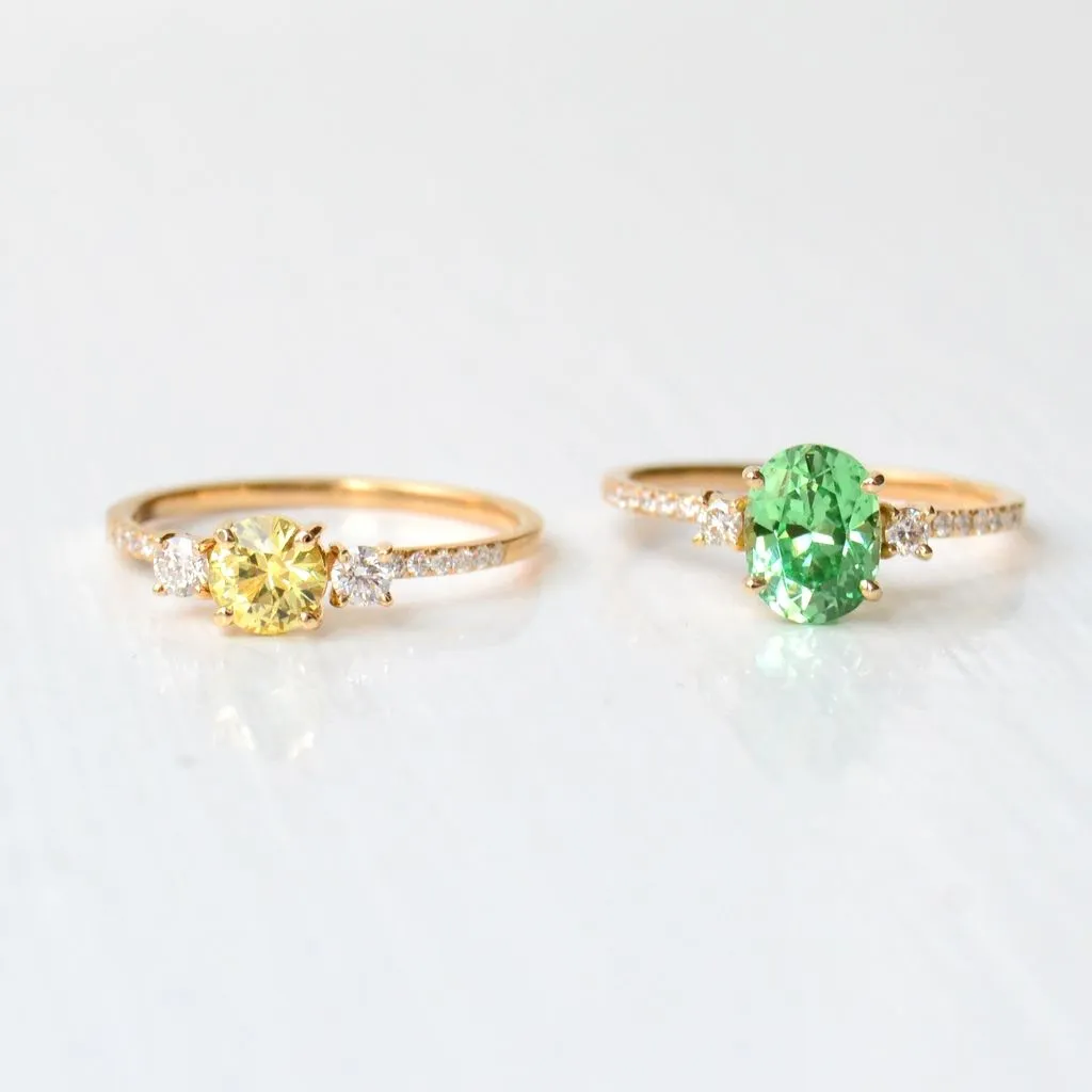 Minti 18K Gold Ring w. Tsavorite & Diamonds