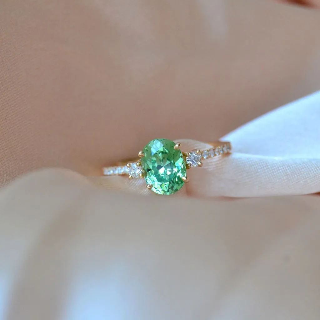 Minti 18K Gold Ring w. Tsavorite & Diamonds