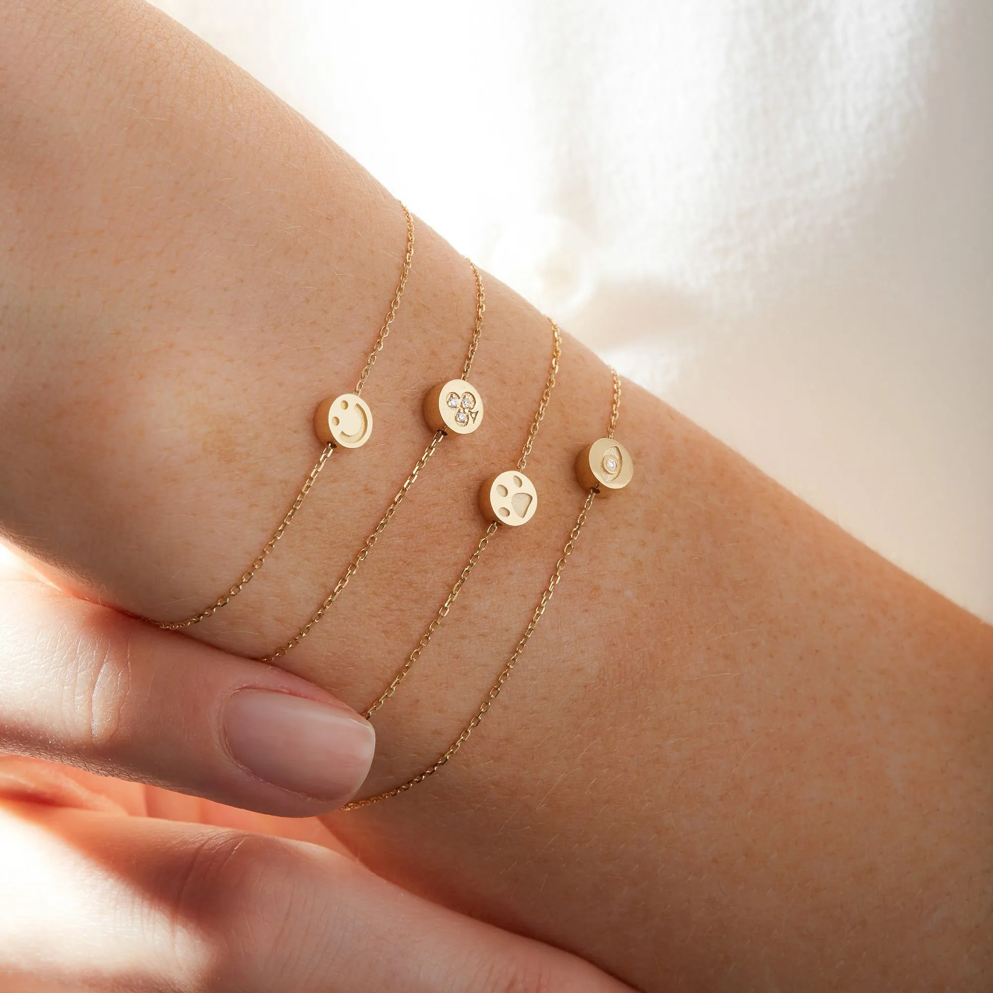 Modern Words Fine Dot Dot Dot 18K Gold Bracelet w. Diamond