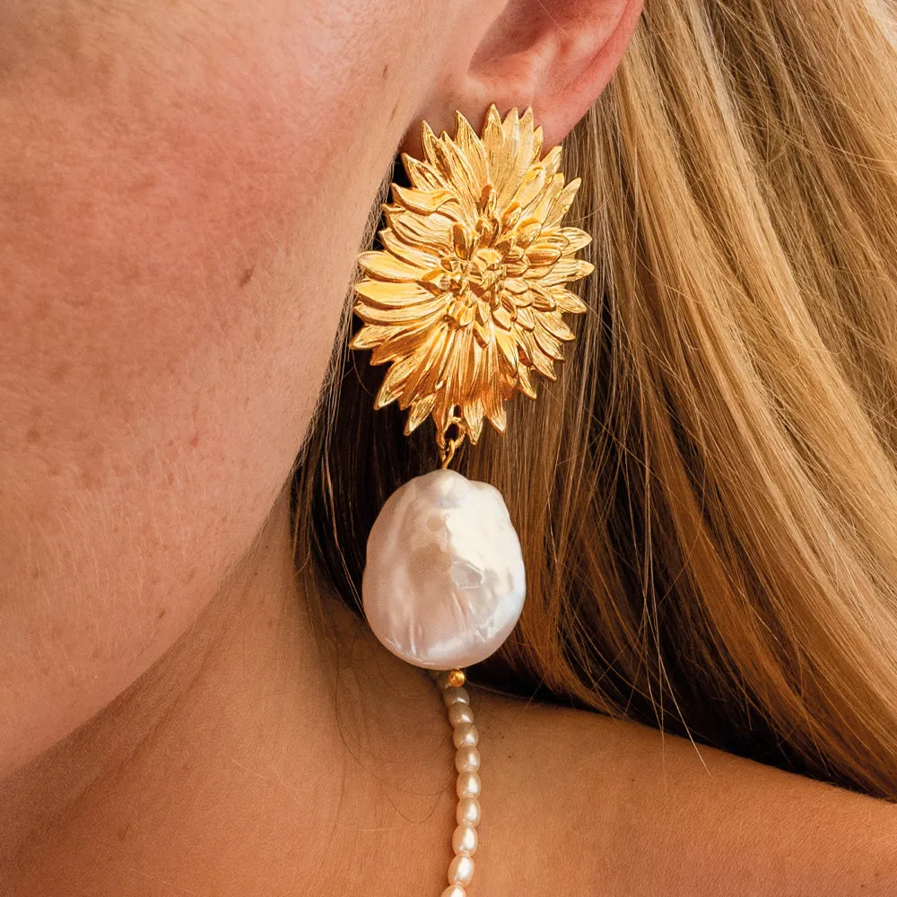 Noeli Pearl Earrings / Pearl Caroline Svedbom