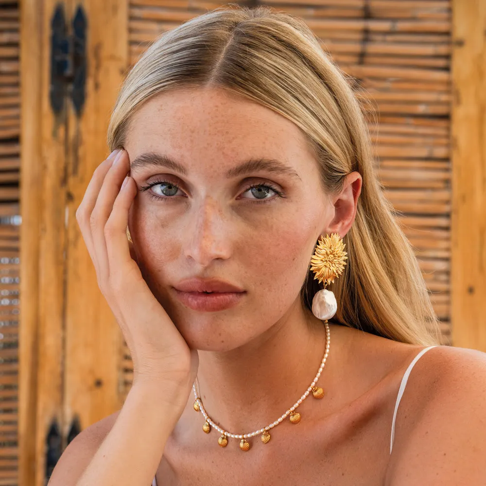Noeli Pearl Earrings / Pearl Caroline Svedbom