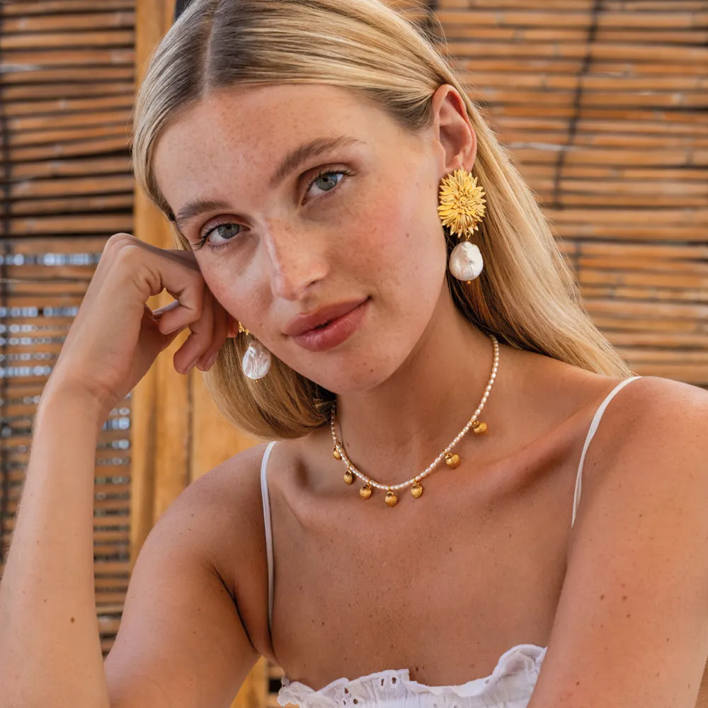 Noeli Pearl Earrings / Pearl Caroline Svedbom