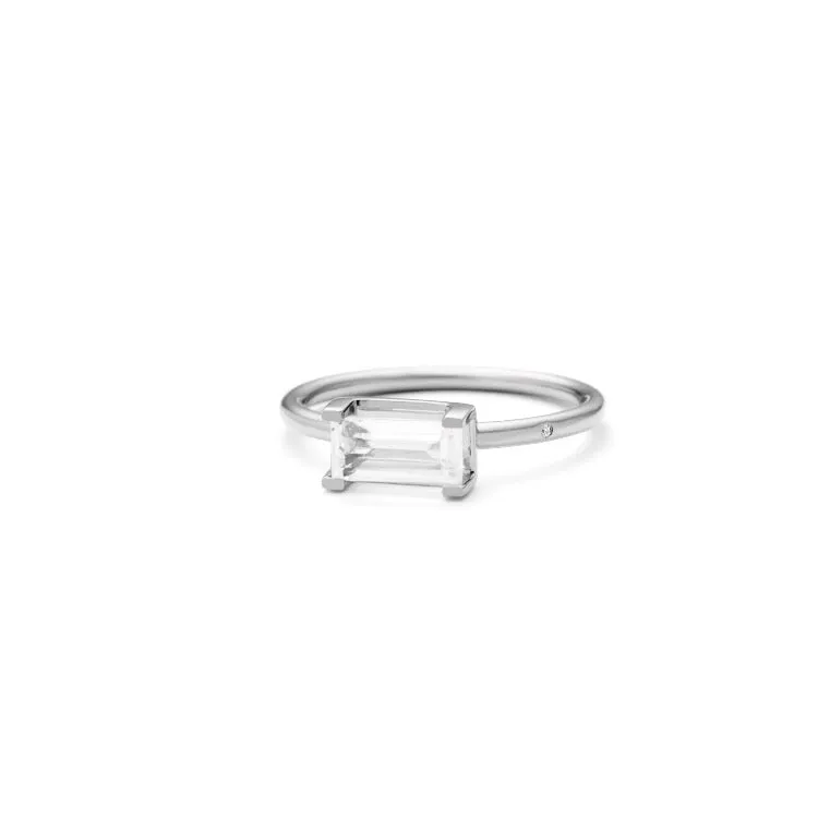 Nord White 18K Whitegold Ring w. Topaz & Diamond