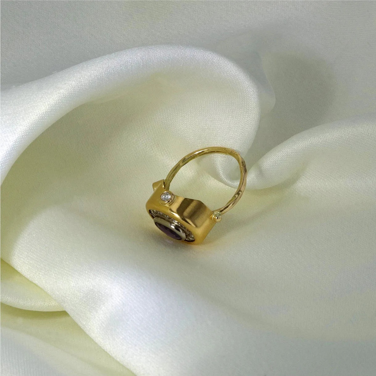 Pavé Cocktail 18K & 22K Gold Ring w. Sapphire & Diamonds