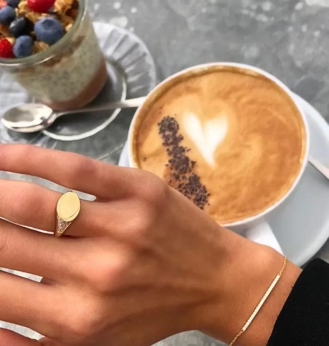 Rock Round Signet 18K Whitegold Ring w. Diamonds