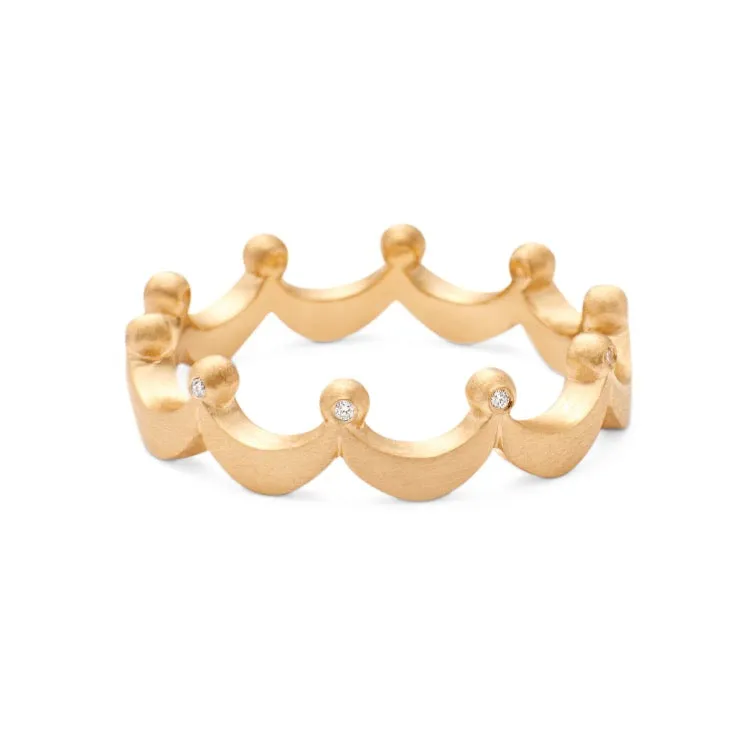 Royal 18K Gold Ring w. 10 Diamonds