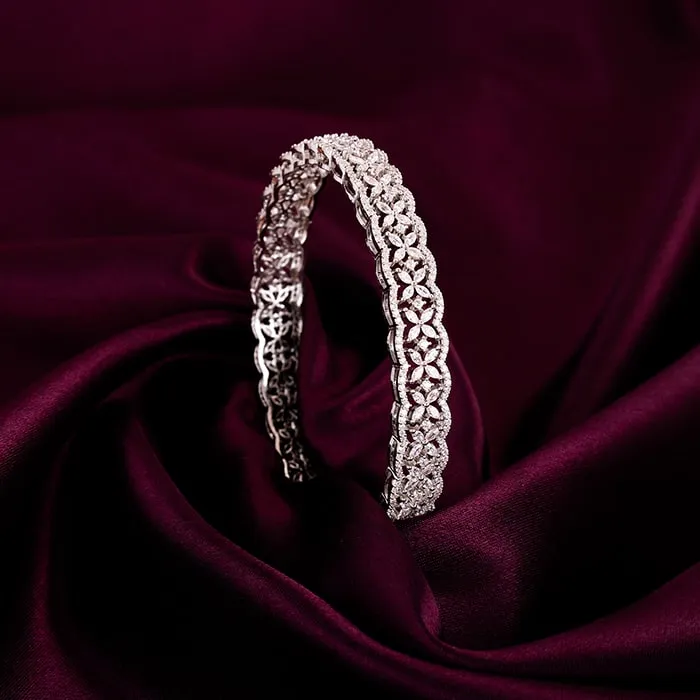 Silver Glinting Treasure Bangle Giva