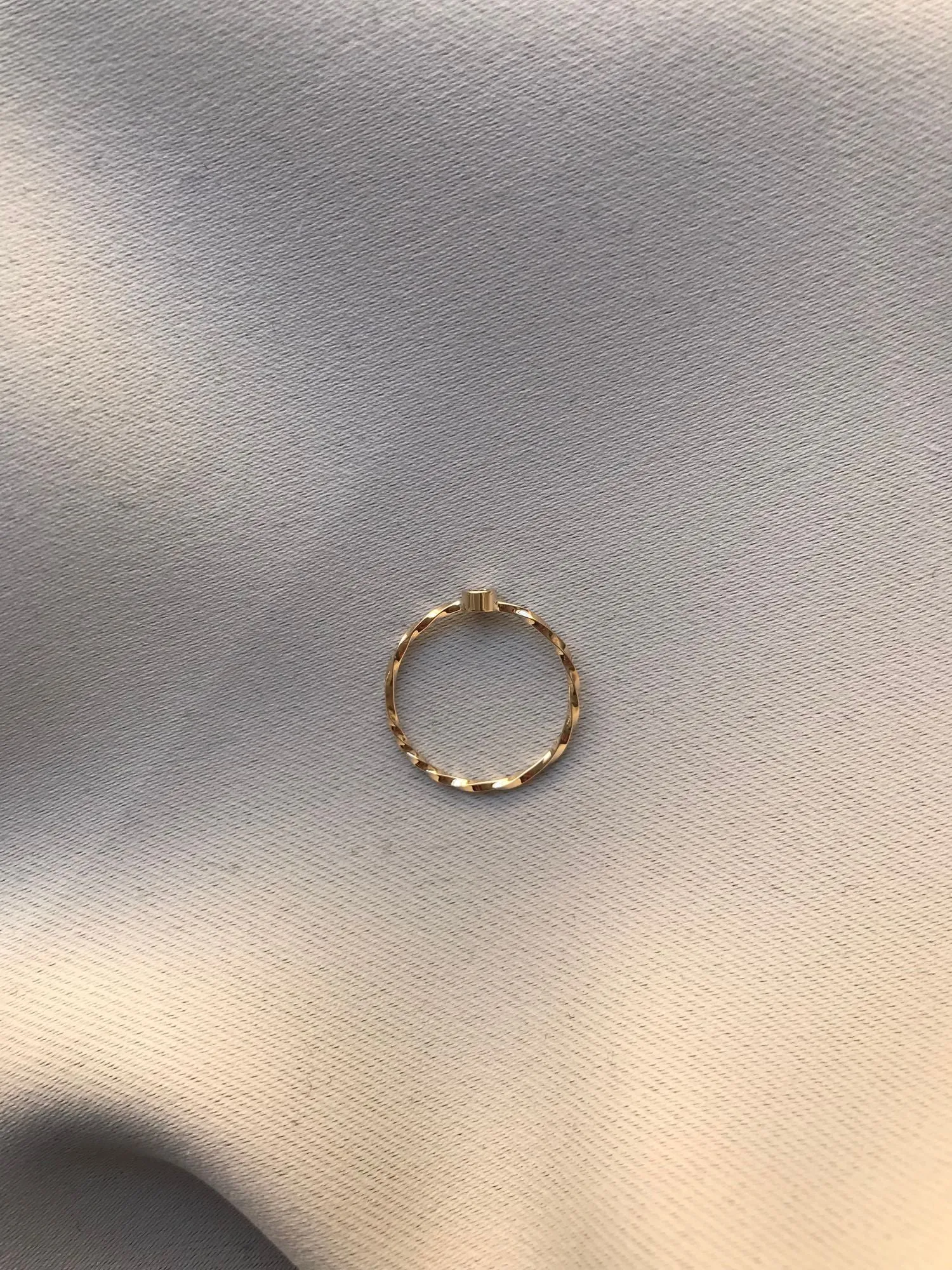 SUN 14K Gold Ring w. Diamond
