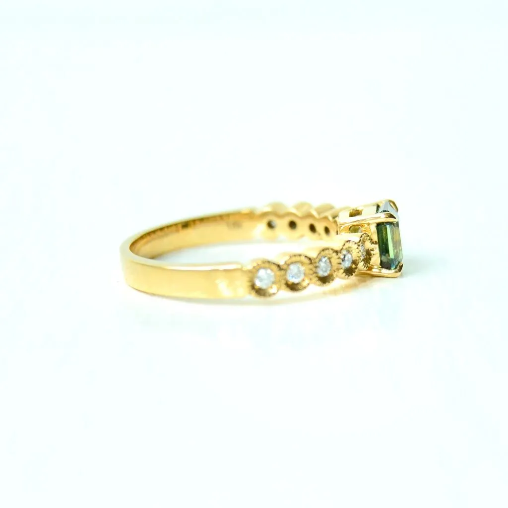 Tanakola 18K Gold Ring w. Sapphire & Diamonds