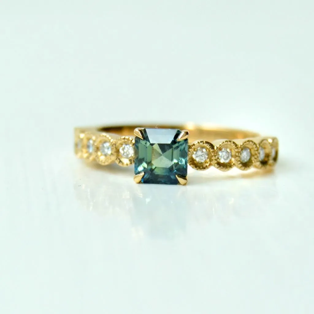 Tanakola 18K Gold Ring w. Sapphire & Diamonds