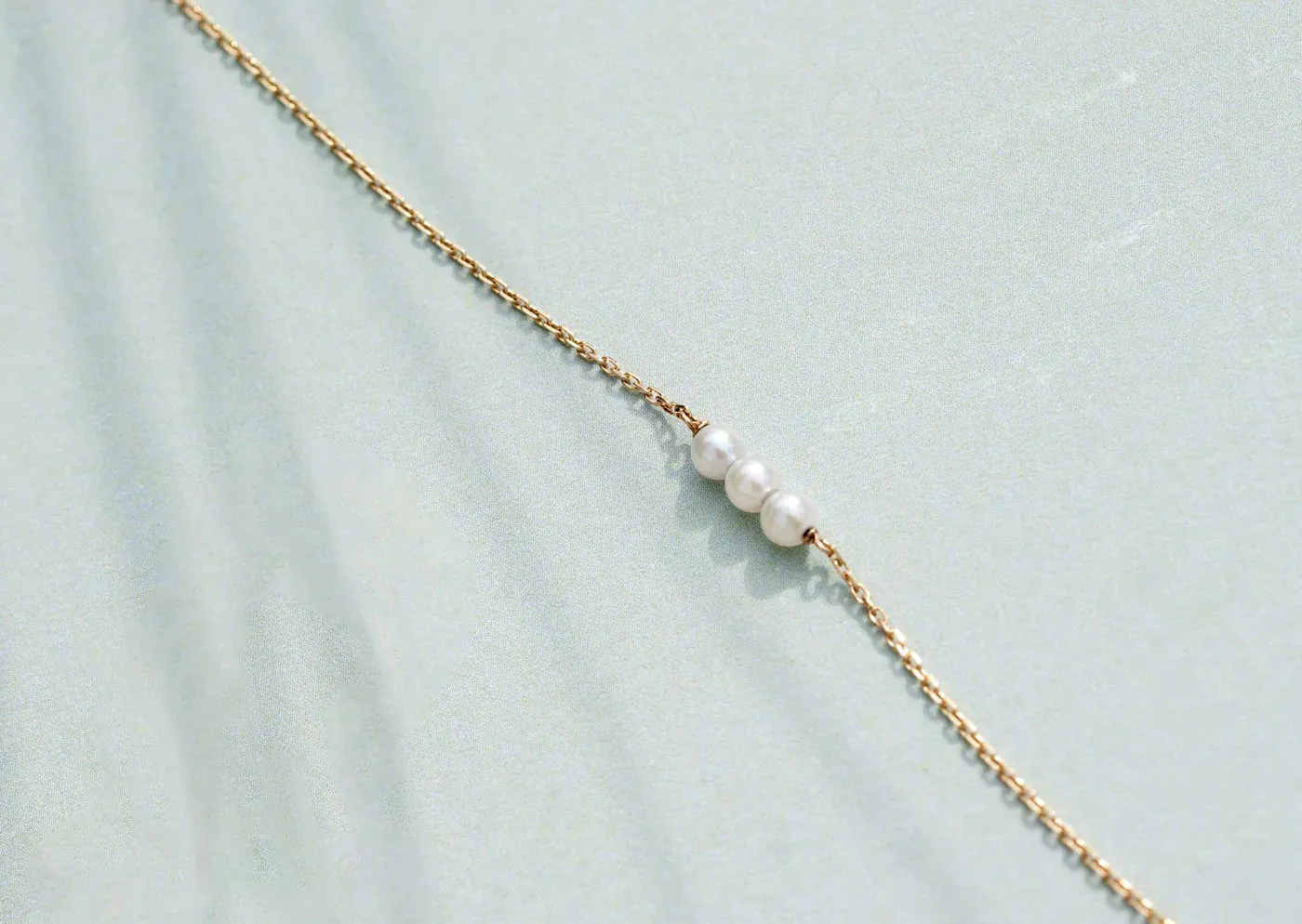 Threaded Pearl 14K Gold Bracelet