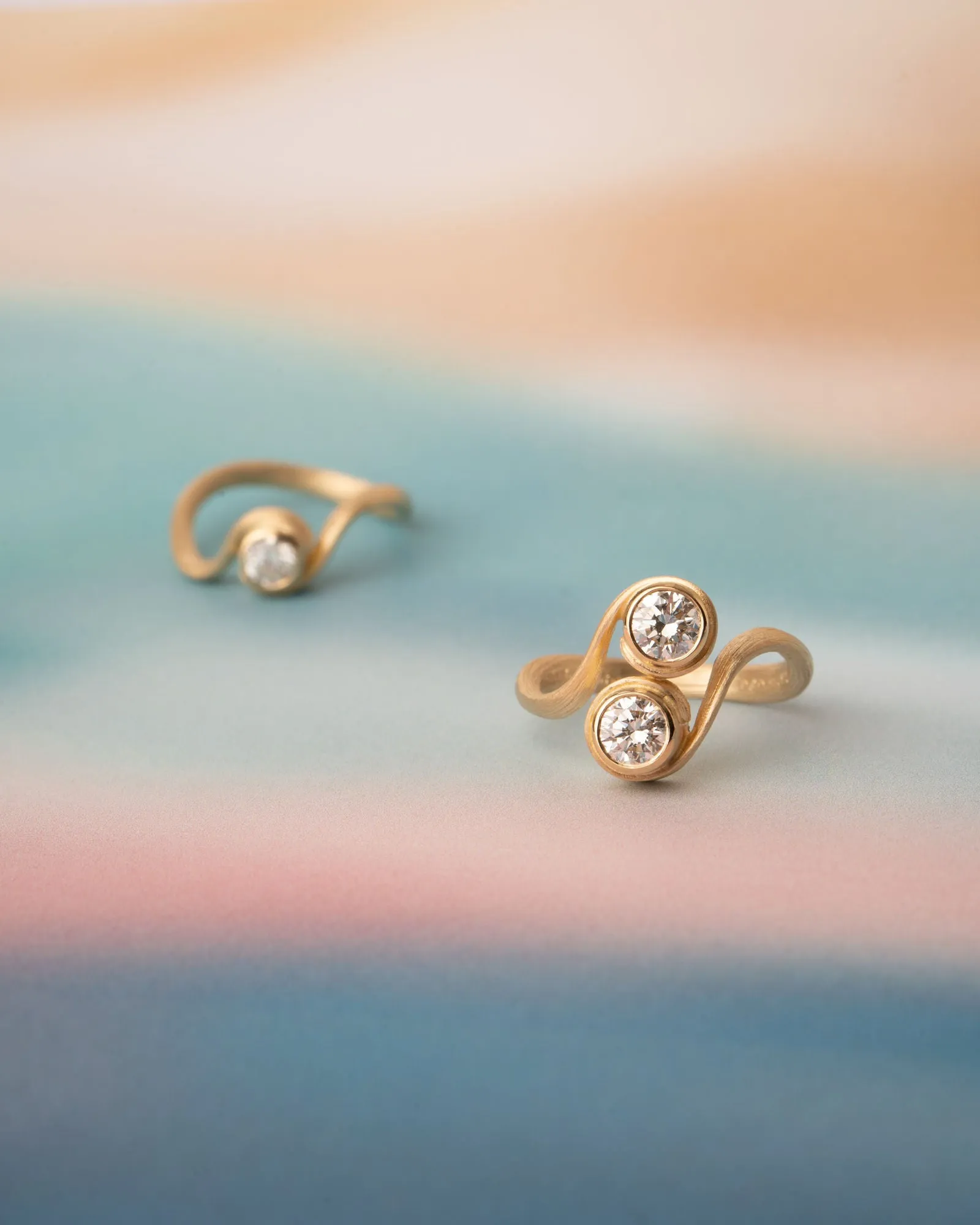 Vega Solitaire Duo 18K Gold Ring w. Diamonds