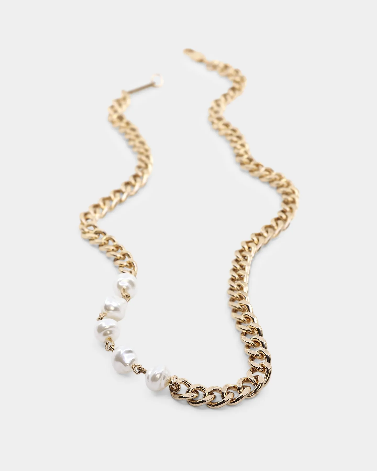 Wild for the Weekend Curb Chain Necklace Gold